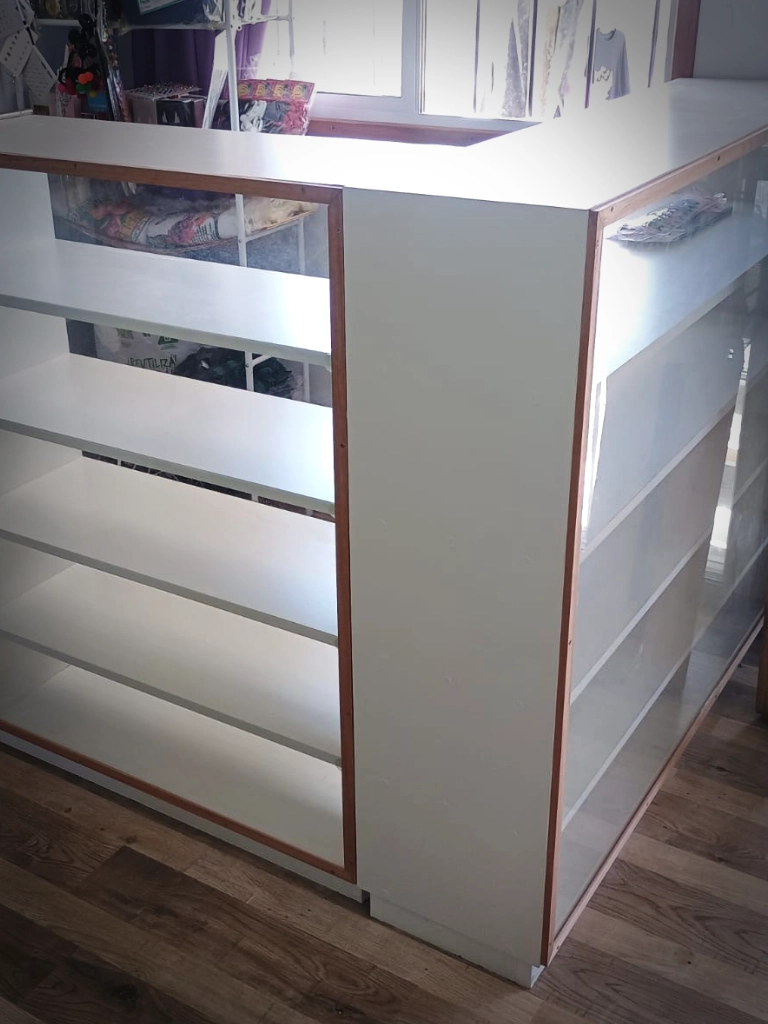 Mobiliario Comercial